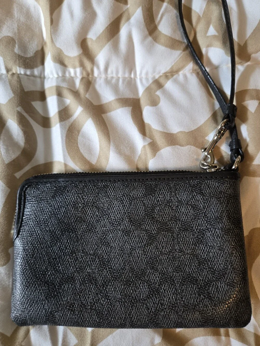 NWOT Coach Signature Canvas Corner Zip Wristlet Black Grey